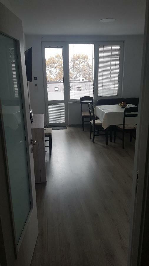 Roza Apartment Varna Exterior foto